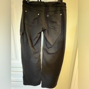 Nearly new Athleta cargo pants. Worn once or twice.